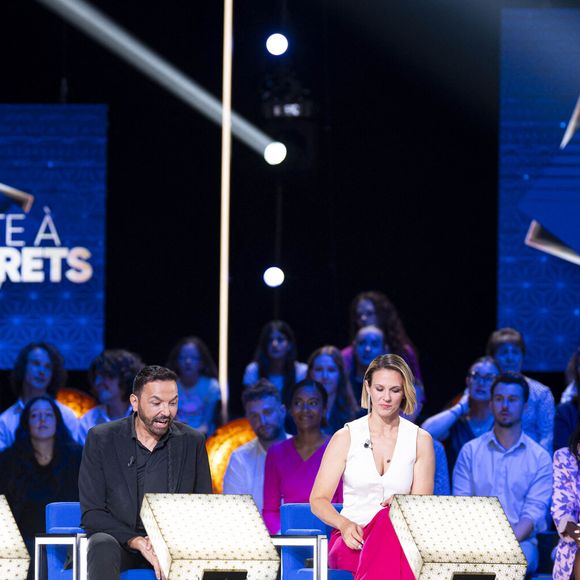 Exclusif - Lorie (Laure Pester), Kamel Ouali et Michèle Torr lors de l'enregistrement de l'émission "La Boîte à secrets", présentée par F.Bollaert et diffusée le 3 octobre 2025 sur France 3, dans les studios du Lendit à Saint-Denis, Seine Saint-Denis, France, le 9 septembre 2025. © Pierre Perusseau/Bestimage