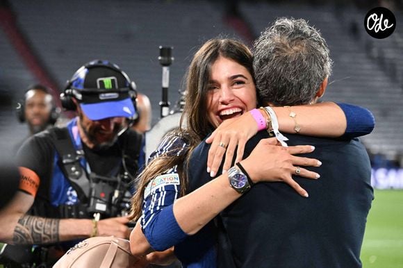 31 mai 2025, finale de la Ligue des Champions, l'entraîneur parisien Luis Enrique et Sira Martinez. Photo : Imago/PsnewZ/Bestimage