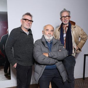 Exclusif - Close-up avec Bruno Moynot, Gérard Jugnot et Thierry Lhermitte en backstage de la projection du film "Le Père Noël est une ordure" au cinéma Mac Mahon à Paris, à l'occasion de la sortie du livre "Le Splendid par Le Splendid". Paris, le 15 décembre 2024.
© Denis Guignebourg/Bestimage