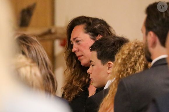 Anne-Charlotte Julian (fille de Jean-Louis Julian et de Chantal Nobel) lors de la cérémonie d'obsèques de Chantal Nobel en l'église Notre-Dame de l'Assomption à Ramatuelle, France, le 7 mai 2026. © Franz Chavaroche/Bestimage