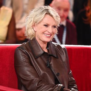 Exclusif - Sophie Davant lors de l'enregistrement de l'émission Vivement Dimanche, au studio Rive gauche, à Paris, France, le 22 octobre 2025, présentée par M.Drucker, diffusée sur France 3 le 16 novembre 2025. © Guillaume Gaffiot/Bestimage