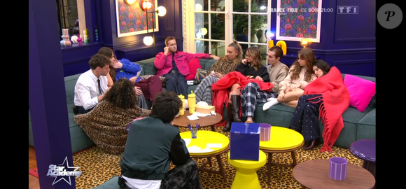 Les élèves de la Star Academy découvrent la lettre d'adieu que laissée par Ema qui a pris la décision de quitter l'aventure. Quotidienne de la "Star Academy" du 15 novembre 2025 sur TF1