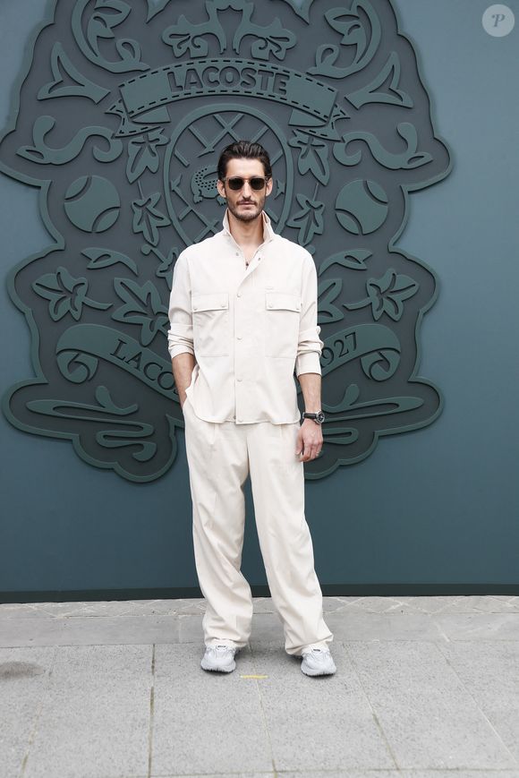 Pierre Niney au photocall du défilé Lacoste "Collection Prêt-à-Porter Automne/Hiver 2025-2026" lors de la Fashion Week de Paris (PFW), le 9 mars 2025

© Christophe Clovis / Bestimage