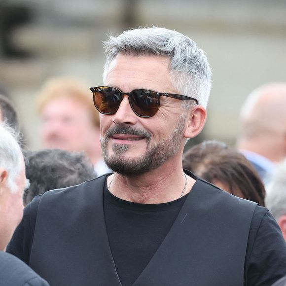 Olivier Minne - Sortie des obsèques de P.Laffont dans la salle de la Coupole du cimetière du Père-Lachaise à Paris, le 23 août 2024. L'animateur de télévision est décédé le 7 août 2024 à l'âge de 84 ans. 
© Dominique Jacovides / Bestimage