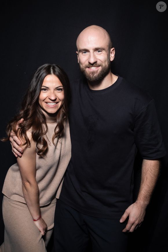 Exclusif - Denitsa Ikonomova, François Alu en backstage de l'enregistrement de l'émission "La Boîte à secrets", présentée par F.Bollaert et diffusée le 9 janvier 2026 sur France 3, dans les studios du Lendit à Saint-Denis, France, le 2 décembre 2025. © Cyril Moreau/Bestimage