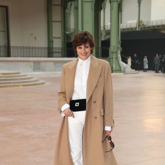 Un choix de vie qui convient à l'un comme à l'autre. 

Inès de la Fressange au photocall du défilé Chanel Mode Féminine Prêt-À-Porter Automne/Hiver 2025-2026 lors de la Fashion Week de Paris (PFW) au Grand Palais, le 11 mars 2025. 

Photo : Bertrand Rindoff / Bestimage