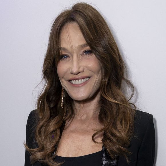Artiste, top model, ancienne première dame de France... et femme d'affaires !

Carla Bruni - Personnalités au dîner des enfants du Rwanda de l'association AEM au Pavillon Ledoyen à Paris

© Olivier Borde / Bestimage