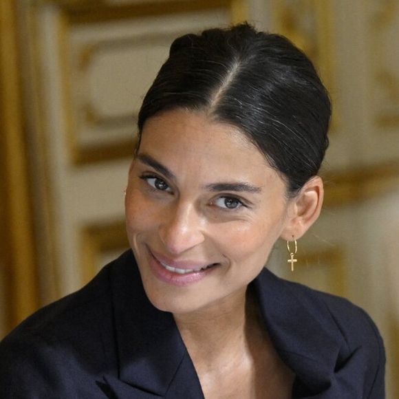 Enceinte de son premier enfant à 39 ans, Tatiana Silva a partagé une autre des pièces fétiches de son dressing sur Instagram. 

L'animatrice de télévision belge Tatiana Silva lors déjeuner de travail avec les acteurs français et belges de l'industrie créative et culturelle à l'Hôtel de Ville de Paris, France