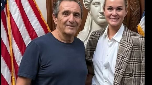 Laeticia Hallyday franchit un cap avec Serge Versano, son nouveau compagnon milliardaire de vingt ans son aîné