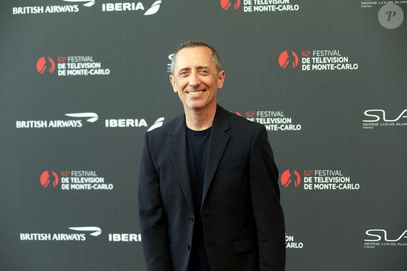Gad Elmaleh sur le tapis rouge du photocall de la cérémonie d'ouverture du 62ème Festival de Télévision de Monte-Carlo, à Monaco, le 16 juin 2023. Cyril Dodergny/Nice Matin/BestImage