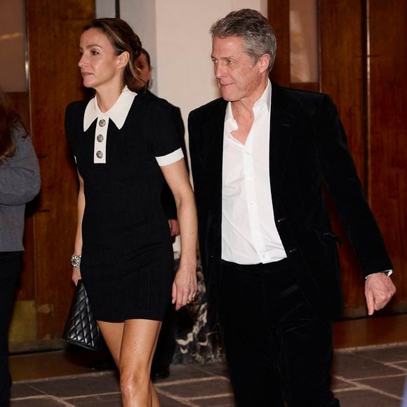 “Je viens de rentrer de Heathrow avec ma femme et mes enfants. Nous avons tous le même nom de famille (Grant) sur nos passeports”, raconte-t-il

Hugh Grant et sa femme Anna Elisabet Eberstein - Avant-première du film "Bridget Jones : Folle de lui" au Grand Rex à Paris le 27 janvier 2025. © Cyril Moreau/Bestimage