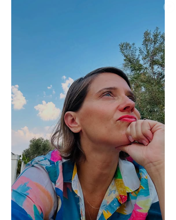 Elle pourra donc bel et bien présenter "Télématin" le week-end avec Samuel Ollivier dès le 5 septembre.

Mélanie Taravant donne de ses nouvelles : elle a enlevé ses béquilles et est remise sur pied !