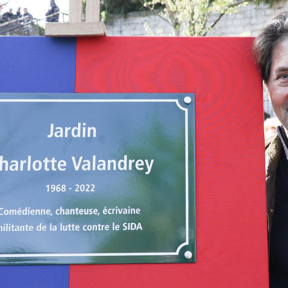 Exclusif - Bruno Madinier lors de la cérémonie de dénomination d’un jardin en hommage à Charlotte Valandrey, au 17 rue Hector Malot dans le XIlème arrondissement de Paris, France, le 4 avril 2025. © Coadic Guirec/Bestimage