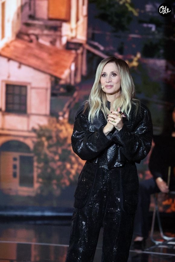 Exclusif - Lara Fabian lors de l'enregistrement de l'émission "La chanson secrète N°14", présentée par N.Aliagas et diffusée le 26 décembre sur TF1, consacrée à Lara Fabian à Paris le 10 décembre 2025. © Jacovides-Moreau/Bestimage