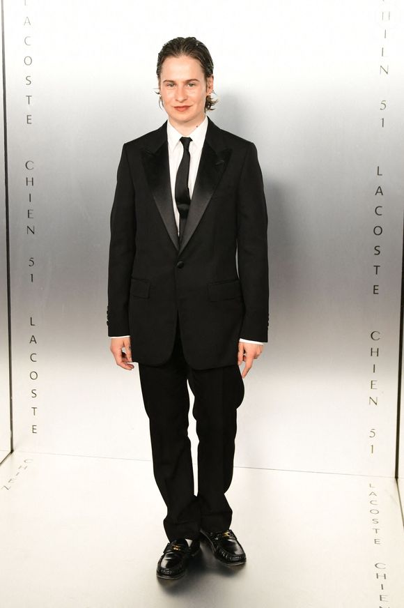 Rahim Redcar (Christine and the Queens) au photocall de la soirée Lacoste X Chien 51 au club Silencio en marge du 78ème Festival International du Film de Cannes, France, le 18 mai 2025. © Romain Doucelin/Bestimage