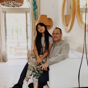 Jade Hallyday a reetrouvé son parrain Jean Reno à Lectoure, dans le Gers. Photo publiée sur Instagram le 19 juin 2019.