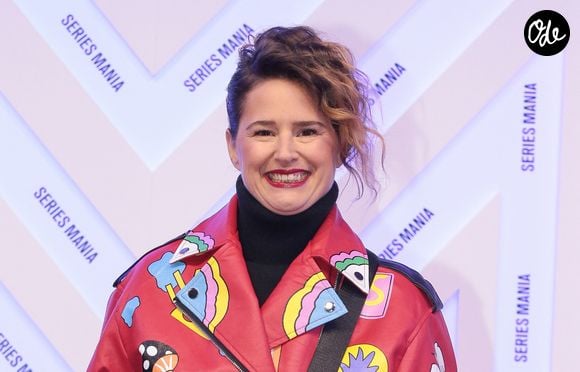 "Il y a une espèce de grossophobie dans la médecine française (...) On ne nous croit pas quand on dit que l'on mange correctement", a-t-elle affirmé.

Élodie Poux au Festival Séries Mania à Lille le 25 mars 2026.

© Stéphane Vansteenkiste / Bestimage