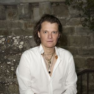 Bouleversé par cette expérience, il est devenu un véritable ambassadeur passionné de ces îles finalement méconnues.
Exclusif - Benabar en backstage de l'enregistrement de l’émission "La Grande Fête de Carcassonne", le 24 juin 2025.
© Jack Tribeca/Bestimage