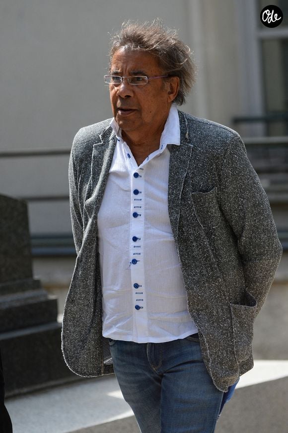 Laurent Voulzy - Les célébrités lors de l'hommage rendu aux obsèques de Françoise Coquet au cimetière de Montmartre à Paris le 24 juillet 2026. Agence / Bestimage