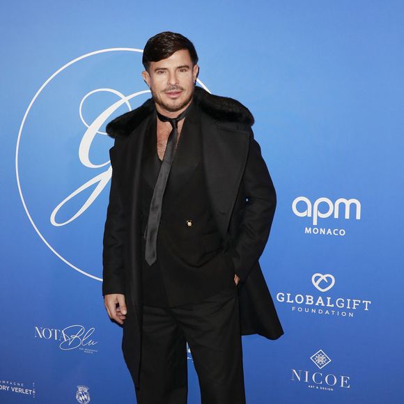 Vincent Niclo a marqué les esprits en costume noir sans chemise, tandis que JoeyStarr et sa compagne ont fait sensation.

Vincent Niclo - Photocall du Global Gift Gala Paris à l'hôtel Four Seasons George V à Paris le 8 novembre 2025. © Marc Ausset-Lacroix/Bestimage