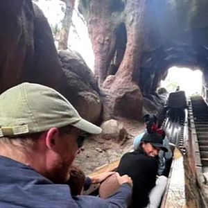 Le prince Harry révèle que Space Mountain est son attraction préférée dans les parcs d'attractions – grâce à la princesse Diana –, lors de son apparition avec son épouse Meghan Markle dans l'émission spéciale d'ABC célébrant le 70e anniversaire de Disneyland. Photo par Backgrid UK/ Bestimage