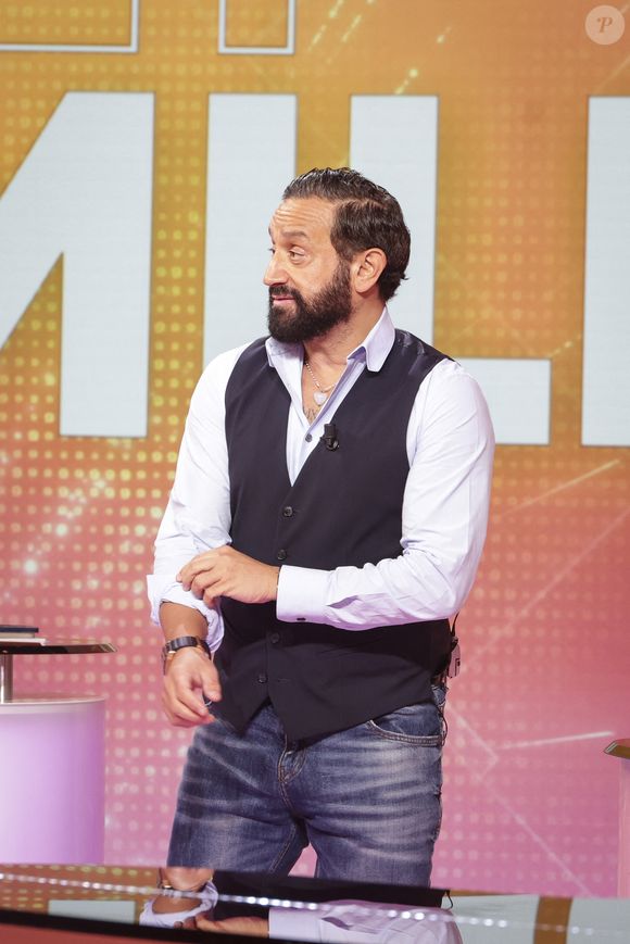 Exclusif - Cyril Hanouna, sur le plateau de  TBT9 présenté par C.Hanouna, et diffusé en direct sur W9, Paris, France, le 05 novembre 2025. © Jack Tribeca / Bestimage