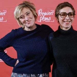 Dans les colonnes du Parisien, Valeria Bruni-Tedeschi s'est dite énervée par le comportement de la réalisatrice.

Valeria Bruni-Tedeschi et Carine Tardieu lors de la soirée d'inauguration du Festival Premiers Plans à Angers, le 18 janviers 2025.

Photo : Laetitia Notarianni / Bestimage