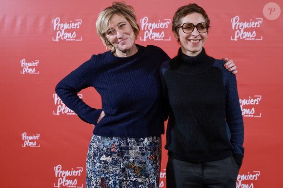 Dans les colonnes du Parisien, Valeria Bruni-Tedeschi s'est dite énervée par le comportement de la réalisatrice.

Valeria Bruni-Tedeschi et Carine Tardieu lors de la soirée d'inauguration du Festival Premiers Plans à Angers, le 18 janviers 2025.

Photo : Laetitia Notarianni / Bestimage