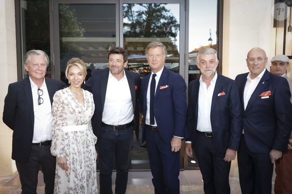 Exclusif -  Jean-Philippe Nuel (Architecte d’intérieur), Maud Bailly (Directrice générale Sofitel, MGallery & Emblems), Sébastien Bazin (PDG du groupe Accor), Patrick Bruel, Pierre Gonzalvez (Maire de l’Isle sur la Sorgue), Emmanuel Borla (Directeur de l’hôtel) - Patrick Bruel inaugure son hôtel cinq étoiles "L'Isle de Leos MGallery" à L'Isle-sur-la-Sorgue, France, le 23 septembre 2025. 
 © Jack Tribeca / Bestimage