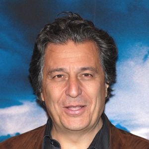 Christian Clavier pose pour des photos alors qu'il arrive à la première de 'Harry Potter et l'Ordre du Phénix', qui s'est tenue au Gaumont Marignan à Paris, France, le 4 juillet 2007. Photo by Guignebourg-Khayat/ABACAPRESS.COM