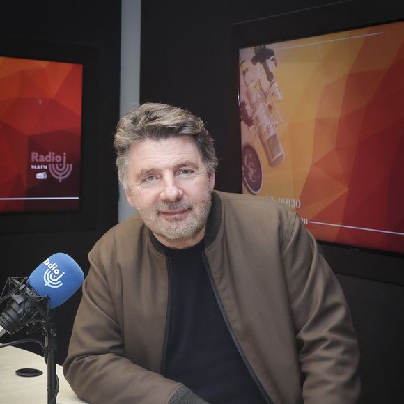 Exclusif - Philippe Lellouche lors de l'enregistrement de l'émission de radio "CS Cohen" sur Radio J à Paris. Le 18 décembre 2023
© Jack Tribeca / Bestimage