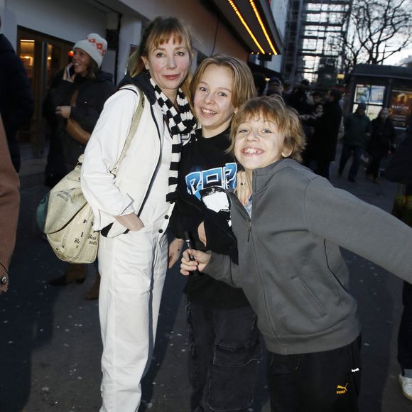 De leur union sont nés deux enfants : Billy et Alfred, âgés de quatorze et treize ans.

Exclusif - Julie Depardieu et ses enfants à la première du film Astérix et Obélix "L'Empire du Milieu" au cinéma Le Grand Rex à Paris, le 15 janvier 2023.

Photo : Agence / Bestimage