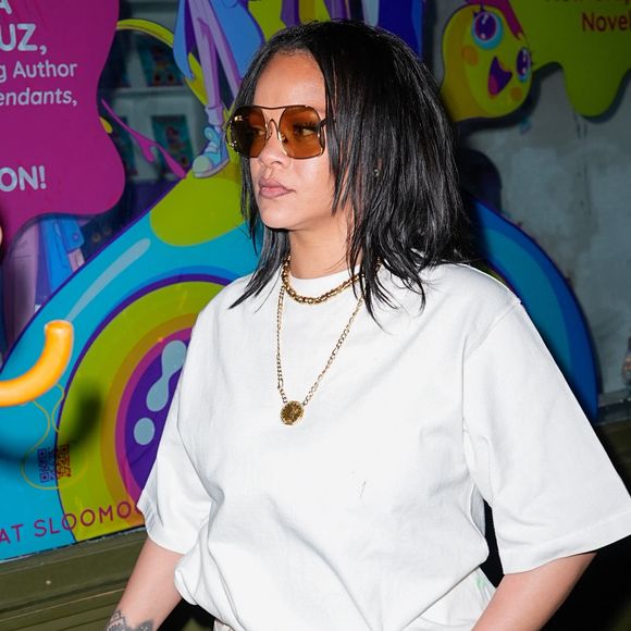 New York, NY Rihanna et A$AP Rocky ont été rejoints par la mère de Rocky, Renee Black, alors que la famille célébrait le 4e anniversaire de son fils RZA à l'Institut Sloomoo de New York. 
Sur la photo : Rihanna