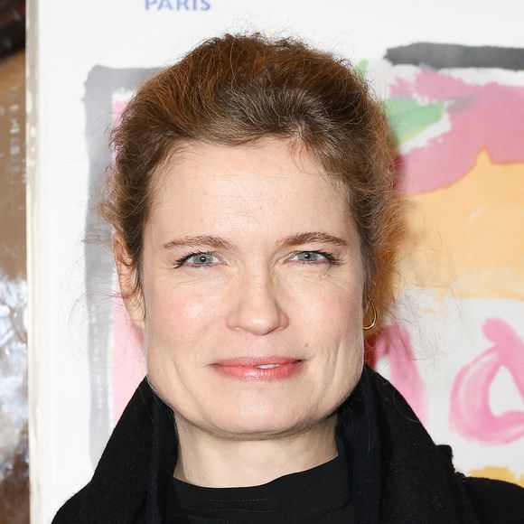 Elle poursuit également une carrière d’autrice tout en préservant sa vie familiale.

Sarah Biasini -  29ème Gala de l’Espoir donné au profit de la recherche contre le cancer au théâtre des Champs-Elysées à Paris le 27 novembre 2023. © Coadic Guirec/Bestimage