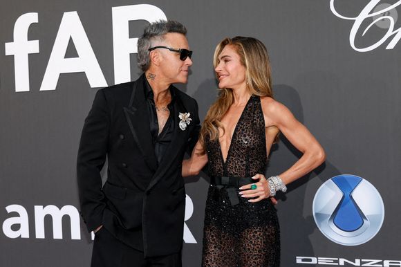 Robbie Williams et sa femme Ayda Field - Photocall du gala " amfAR 2026 by Chopard " à l'Hôtel du Cap-Eden-Roc à Antibes, lors du 79ème Festival International du Film de Cannes. Le 21 mai 2026
© Jacovides-Moreau / Bestimage