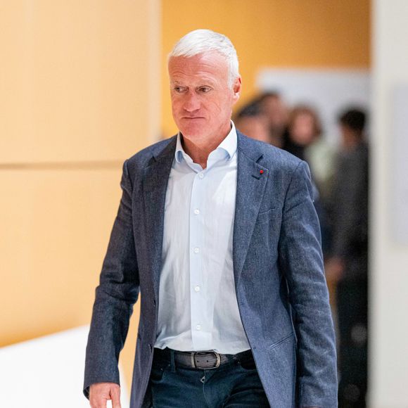 Didier Deschamps - Sorties du tribunal correctionnel de Paris en marge du procès en diffamation entre Didier Deschamps et Daniel Riolo. Le procès en diffamation opposant Didier Deschamps à Daniel Riolo s’est ouvert le 20 novembre 2025 devant la XVIIe chambre du tribunal correctionnel de Paris : Didier Deschamps reproche à Daniel Riolo d’avoir qualifié de « menteur » à propos de la blessure de Karim Benzema lors de la coupe du monde de football en 2022. France, le 20 novembre 2025. © Pierre Perusseau/Bestimage