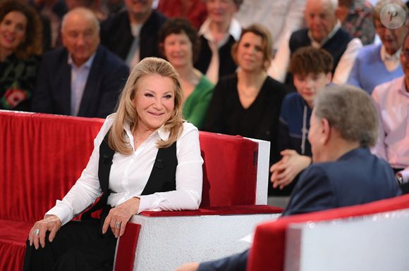 Exclusif - Sheila et Michel Drucker  - Enregistrement de l'émission Vivement dimanche au studio Rive Gauche, le 21 mars 2025, présentée par M.Drucker et diffusée sur France 3 le 30 mars 2025. 
© Guillaume Gaffiot / Bestimage