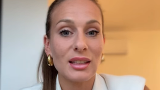 "Il faut savoir que..." : Camille Santoro, maman de six enfants à la ligne impeccable, elle se confie sur son poids