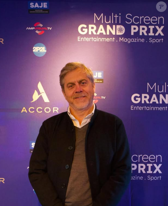 Il s'agit de Frédéric de Vincelles.

Frédéric de Vincelles,  directeur général des programmes en charge des plateformes et du sport de M6, a annoncé quitter son poste. Instagram
