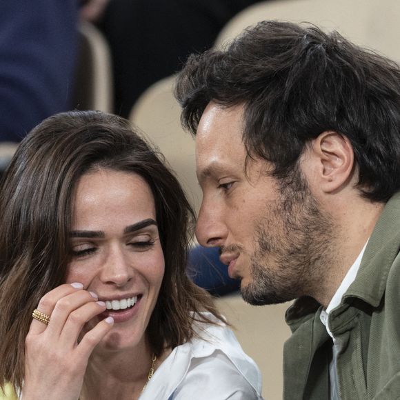Le chanteur Vianney et sa femme Catherine Robert en tribunes lors des Internationaux de France de Tennis de Roland Garros 2025, à Paris, France, le 6 juin 2025. © Jacovides-Moreau/Bestimage