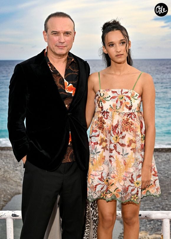 Habitués à répéter ensemble à la maison, ils ont dû explorer des scènes de dispute particulièrement intenses sur le tournage.

Vincent Perez et sa fille Tess - Photocall du film "Un jeu dangereux" lors de la 8ème édition du Festival Cinéroman à Nice le 29 Septembre 2026. © Jacovides-Bebert/Bestimage