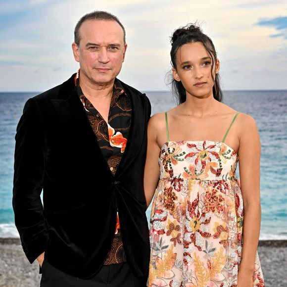 Habitués à répéter ensemble à la maison, ils ont dû explorer des scènes de dispute particulièrement intenses sur le tournage.

Vincent Perez et sa fille Tess - Photocall du film "Un jeu dangereux" lors de la 8ème édition du Festival Cinéroman à Nice le 29 Septembre 2026. © Jacovides-Bebert/Bestimage