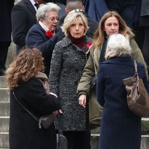 Evelyne Dheliat et Françoise Laborde arrivent à la cérémonie des obsèques de Catherine Laborde à l'église Saint-Roch à Paris, France, le 6 février 2025. Photo by Jerome Domine/ABACAPRESS.COM