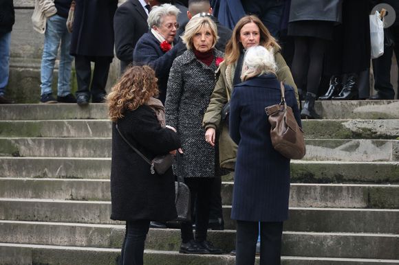Evelyne Dheliat et Françoise Laborde arrivent à la cérémonie des obsèques de Catherine Laborde à l'église Saint-Roch à Paris, France, le 6 février 2025. Photo by Jerome Domine/ABACAPRESS.COM
