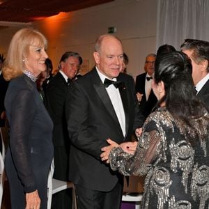 Le prince Emmanuel-Philibert de Savoie (Grand maître de l'Ordre des Saints-Maurice-et-Lazare), Giuliana Castano Bizzio, le prince Albert II de Monaco et Monika Bacardi ont assisté au dîner de Gala de l'Association Monégasque de l'Ordre de Saint Maurice et Saint Lazare au Yacht Club de Monaco, le 26 novembre 2025.

© Bruno Bebert / Bestimage
