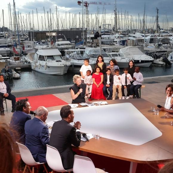 Anne-Elisabeth Lemoine, Amel Bent, Shirel Nataf, Fanta Kebe - Plateau de l'émission "C à vous" lors du 78ème Festival International du Film de Cannes le 22 mai 2025. © Jack Tribeca / Bestimage