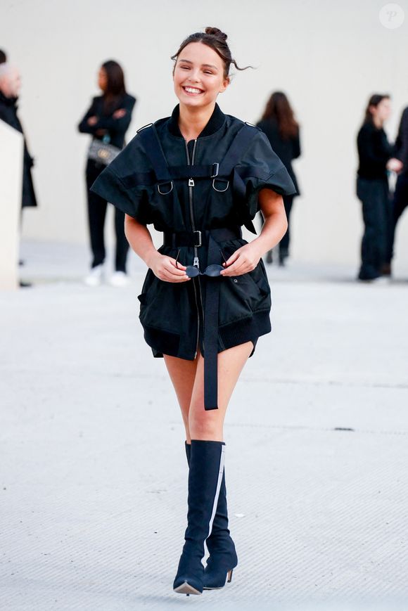 Mallory Wanecque à la sortie du défilé Christian Dior Mode Féminine Prêt-À-Porter Automne/Hiver 2025-2026 lors de la Fashion Week de Paris (PFW), à Paris, France, le 4 mars 2025. © Christophe Clovis/Bestimage