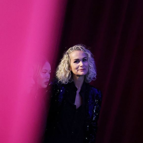 Exclusif - Laeticia Hallyday - Vernissage de l'exposition "Johnny Hallyday, l'exposition" au Palais des Expositions à Paris. Le 21 décembre 2023 © Dominique Jacovides / Bestimage