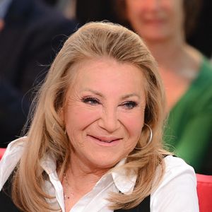 En effet, nos confrères ont tenté de comprendre son rapport à la religion avec la chanson "Et Dieu dans tout ça".

Exclusif - Sheila - Enregistrement de l'émission Vivement dimanche au studio Rive Gauche, le 21 mars 2025, présentée par M.Drucker et diffusée sur France 3 le 30 mars 2025. 
© Guillaume Gaffiot / Bestimage