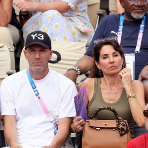 Le couple s'est rencontré à Cannes alors que Zidane évoluait à l'AS Cannes.

Zinedine Zidane avec sa femme Véronique - Célébrités assistent à la victoire de Rafael Nadal et Carlos Alcaraz face à T. Griekspoor et W. Koolhof lors des Jeux Olympiques de Paris2024 (JO) le 30 juillet 2024. © Jacovides-Perusseau/Bestimage